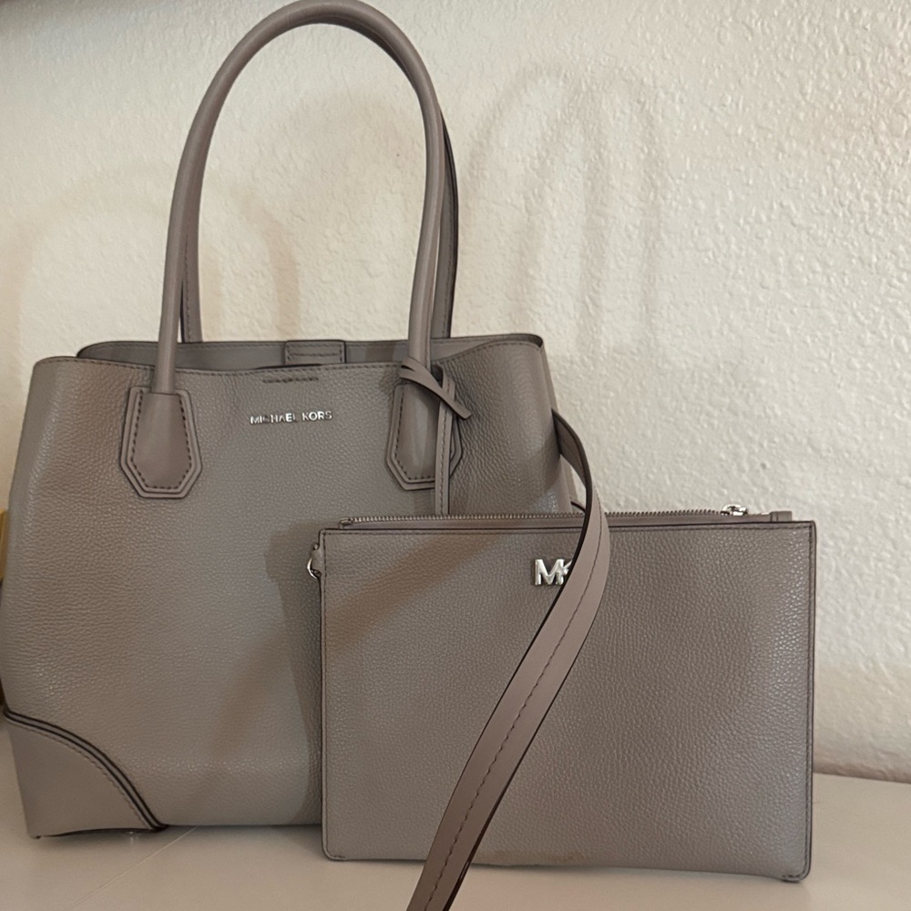 Michael Kors Taupe Leather Satchel Marilyn Medium